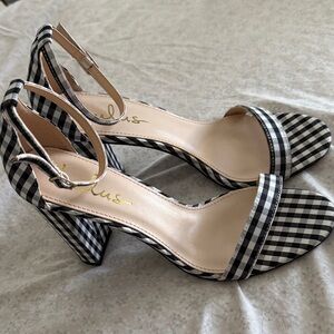 Stylish Blue and White Lulu Checkered Women's Heels Size 10.
